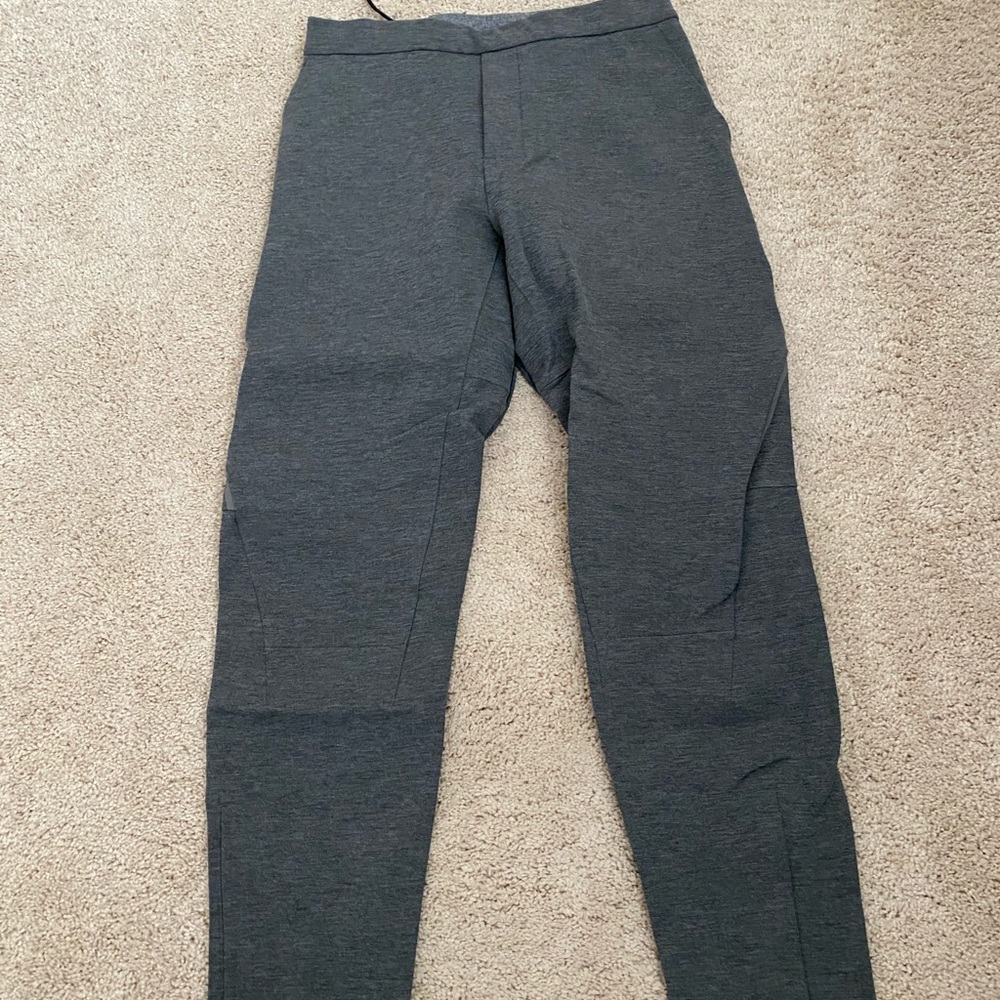 Lululemon jogger size small